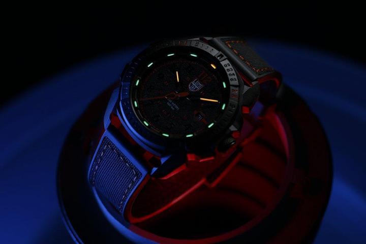 Image du produit Luminox Série Ice-Sar Arctic 1000 (Montre analogique, Swiss Made, 46 mm)