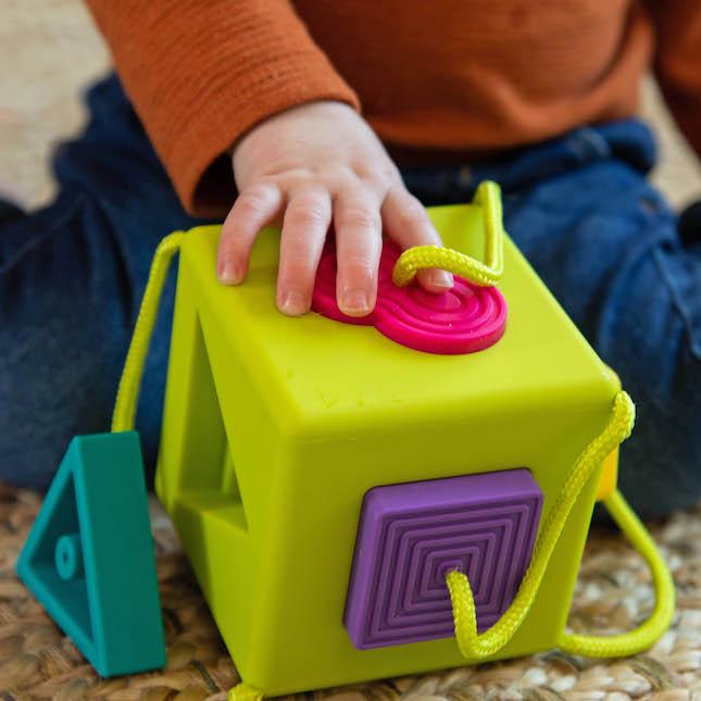 Actual product image Fat Brain Toys OombeeCube