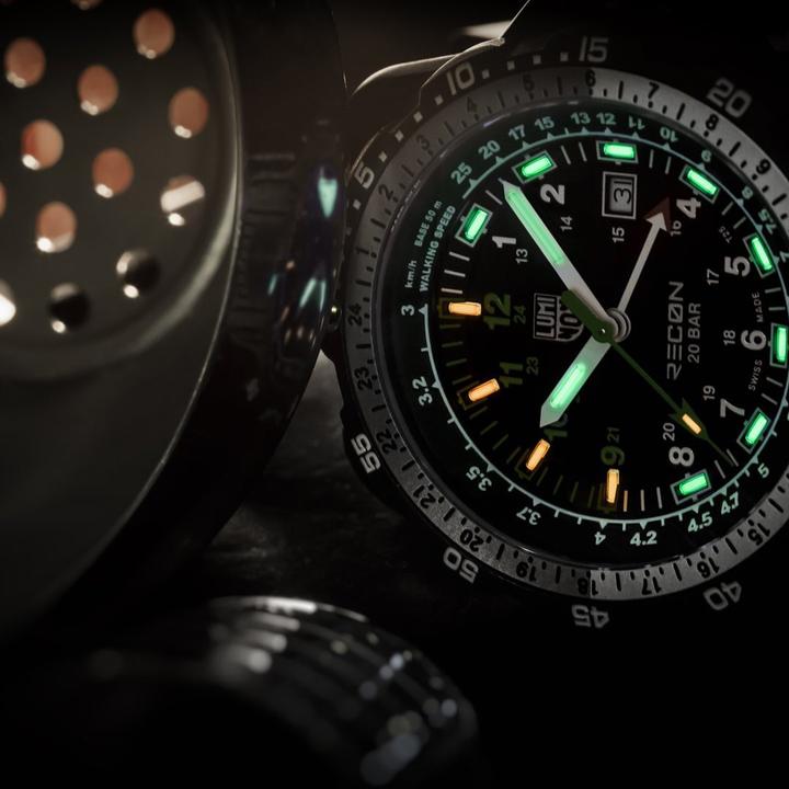 Actual product image Luminox Recon Nav SPC 8830 Series (Analogue wristwatch, 46 mm)