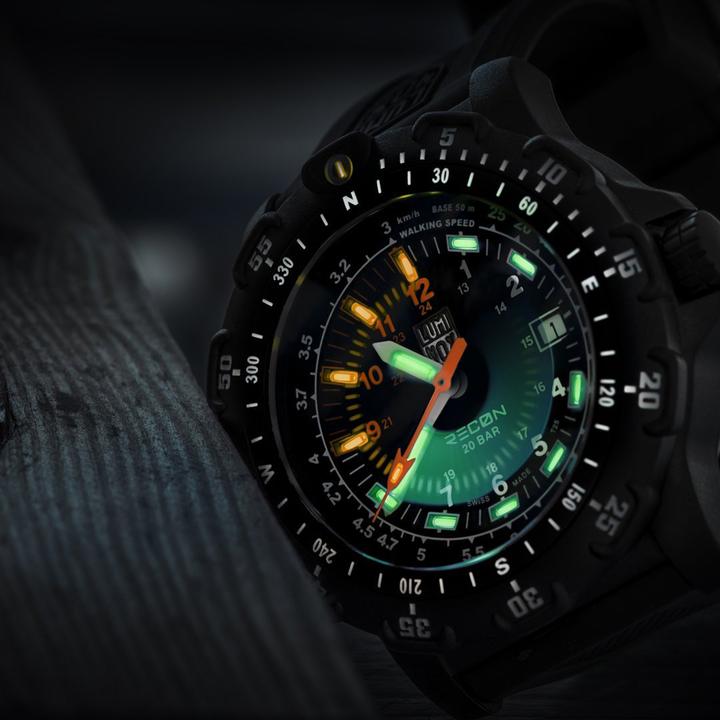Produktbild Luminox Recon Point Man 8820 Series (Analoguhr, 45 mm)
