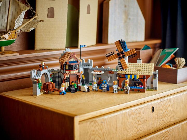 Produktbild LEGO Ritterburg im Mittelalter (31168, LEGO Creator Expert)