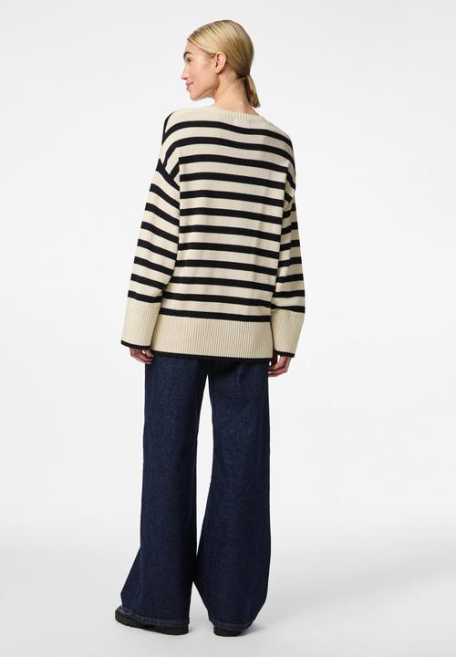 Produktbild Pieces Pcava Ls O-Neck Slit Knit Noos (S)