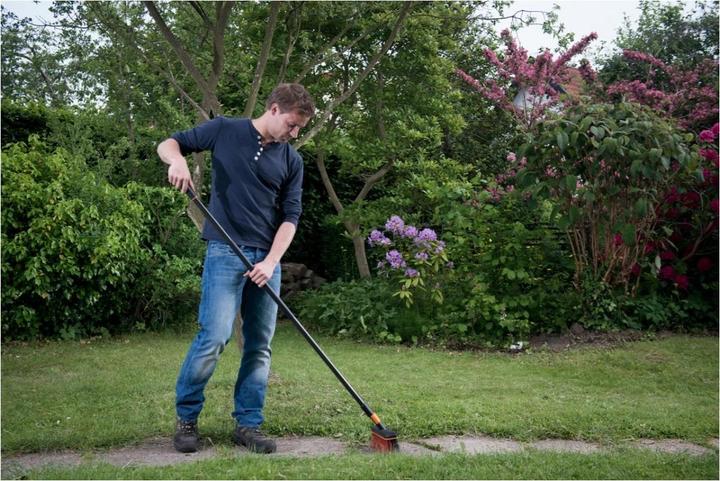 Actual product image Fiskars Street broom (1 pcs.)