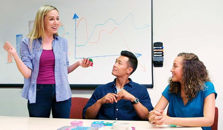 Actual product image Mattel Games Silicon Valley Start-Ups Game (German)