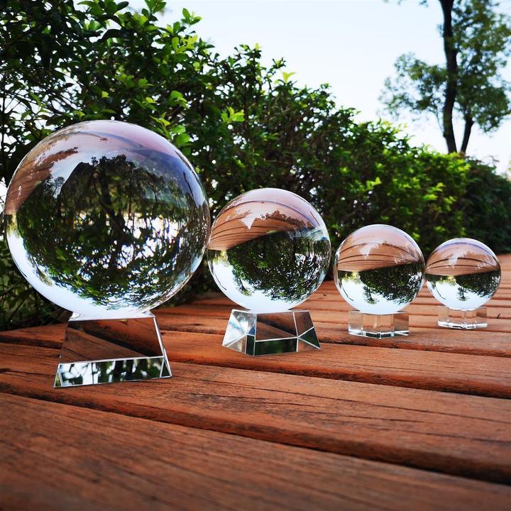 Actual product image Intirilife Glass ball with stand 80 mm