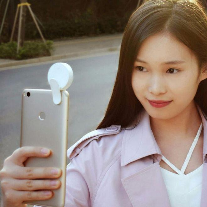 Produktbild Xiaomi Mini LED Lampe mit Clip (Ringleuchte)