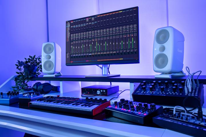 Image du produit IK Multimedia iLoud MTM MKII Pair - 100 watts actifs (Actif, Couples, 2x 100 W)