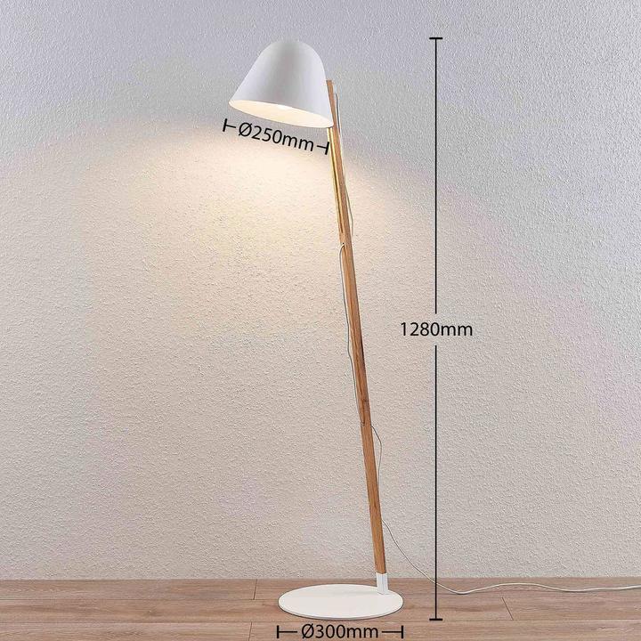 Actual product image Lindby Tetja floor lamp with wooden pole, white (E27)