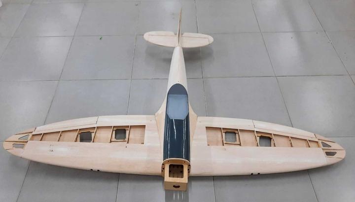 Produktbild Seagull Models SG-Models ) Supermarine Seafire 65" 20cc ohne Einziehfahrwerk, ARF, Warbird (Warbird)