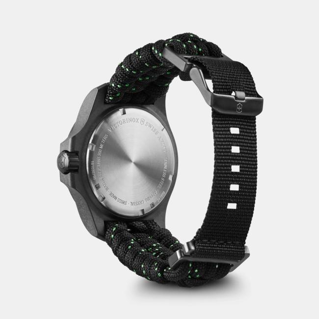 Immagine prodotto Victorinox I.n.o.x. Carbonio (Orologio da polso analogico, Fatto in Svizzera, 43 mm)