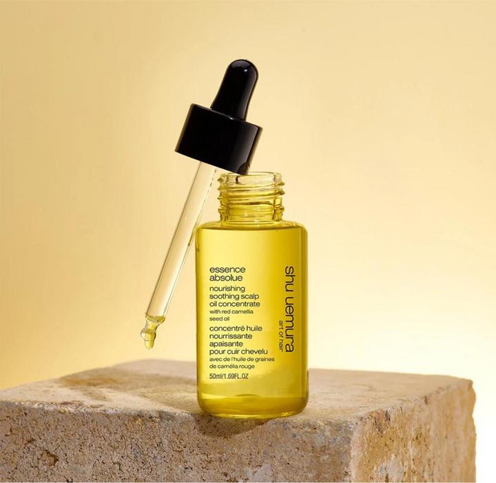 Immagine prodotto Shu Uemura Essence Absolue Olio Concentrato Lenitivo Nutriente per il Cuoio Capelluto (50 ml)