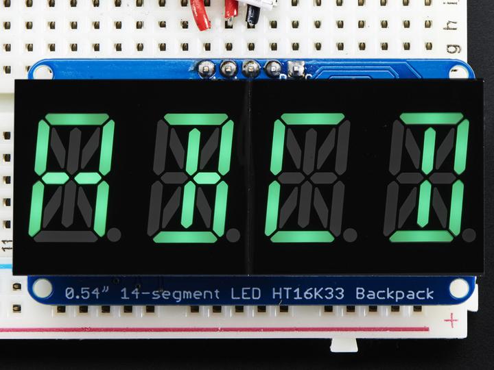 Immagine prodotto Adafruit Display alfanumerico verde 4 caratteri I2C (Display)
