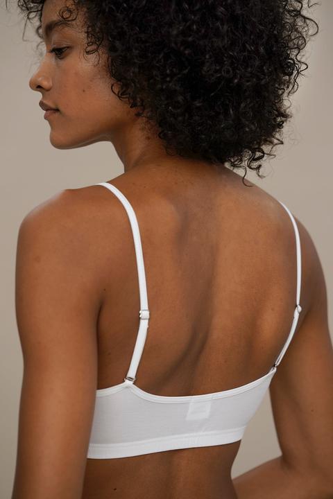 Actual product image Moi Basics top white (Single pack, L)