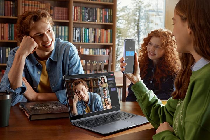 Immagine prodotto Samsung Galaxy Book4 360 (15.60", Intel Core 5 120U, 16 GB, 256 GB, DE)