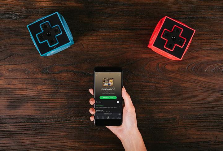 Actual product image 8bitdo Twin Cube Speaker (8 h, Rechargeable battery operated)