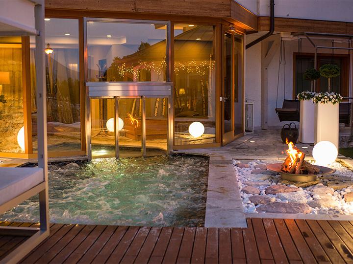 Image du produit Smartbox Vacances romantiques en Suisse et ses environs : 1 nuitée avec spa et souper (2 pers.)