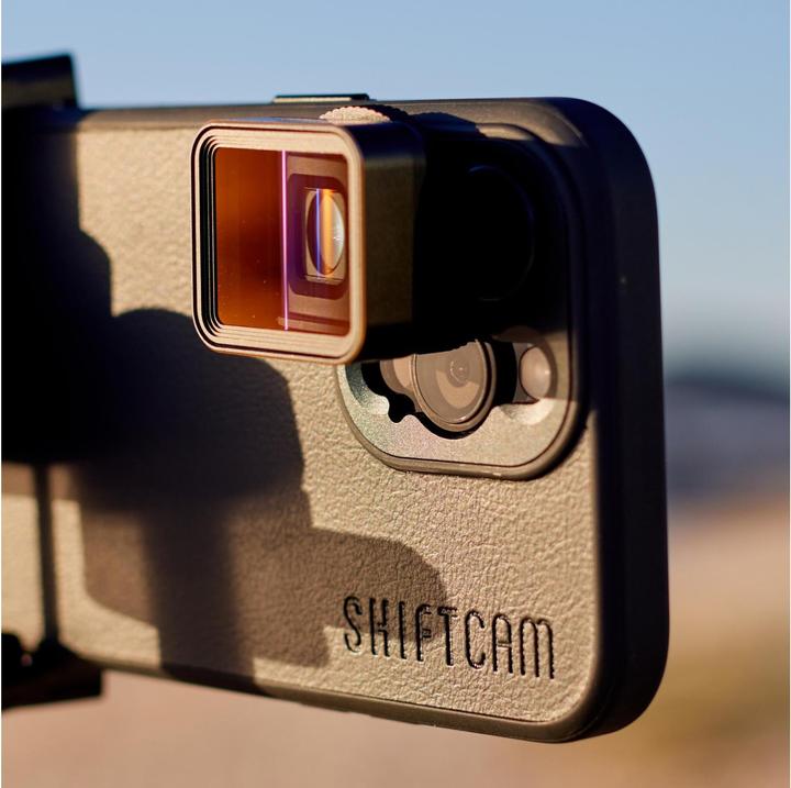 Actual product image ShiftCam Smartphone-Objektiv LensUltra 1.55x Anamorphic