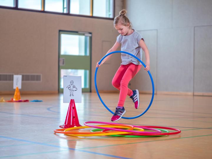 Produktbild Betzold Hula-Hoop Reifen Regenbogen-Set, 6 Stück (60 cm, 170 g)