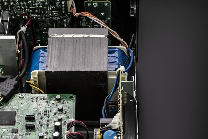 Produktbild Denon AVR-X1600H (7.2 Kanal, FM, DAB+)