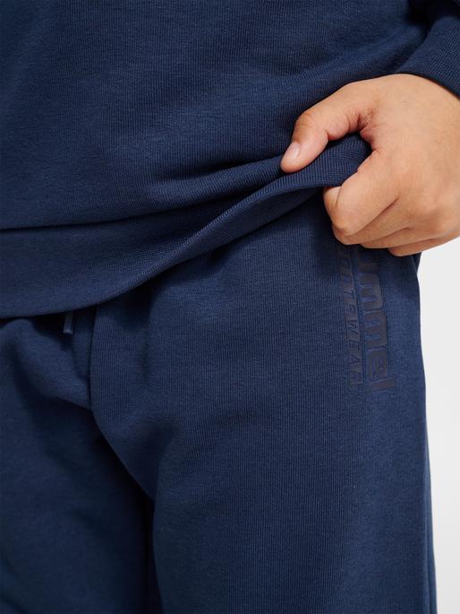 Actual product image hummel hmlJR BASE SWEAT SET (110)