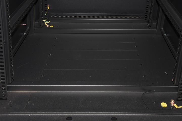 Immagine prodotto ARMADIO DA TERRA 19" 32 UNIT&#192, 1610*600*600MM NERO (Rack da 19 pollici)