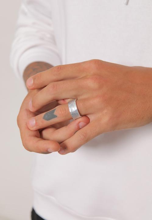 Immagine prodotto Kuzzoi Anello Anello a fascia da uomo in argento 925 martellato (66, 925 Argento)
