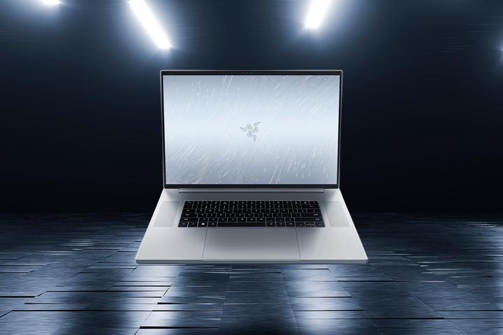 Produktbild Razer Blade 18 (18", Intel Core i9-13950HX, 32 GB, 1000 GB, DE)