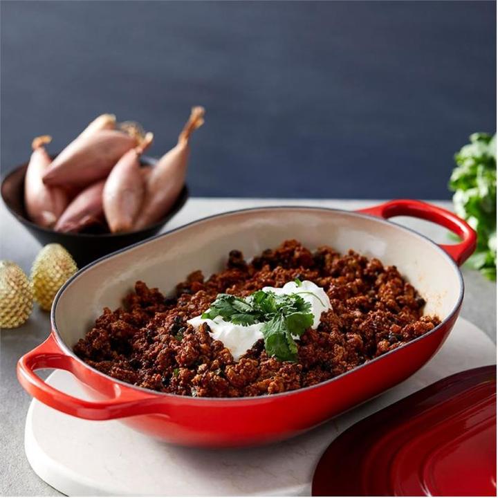 Actual product image Le Creuset Oblong Signature 31cm, oval (31 cm, Casserole + Stewpot, Cast iron)