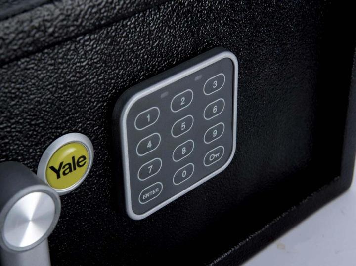 Actual product image Yale YLV200DB2 (24 l)