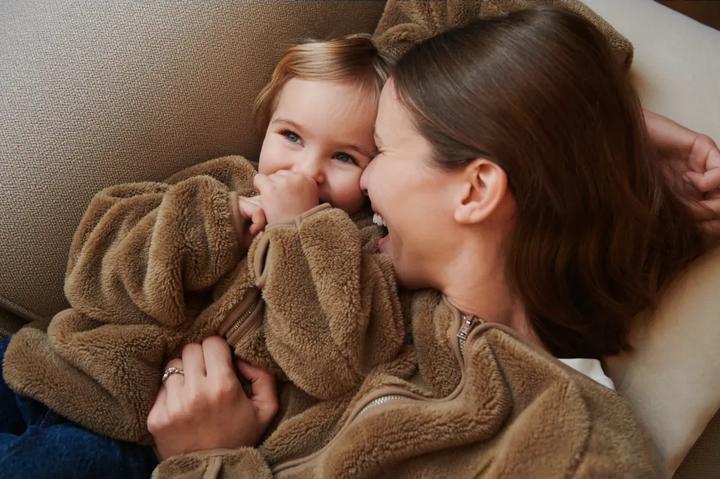 Produktbild Liewood Fleecejacke Calina Oat Mini-Me (128)