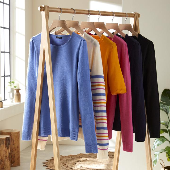 Anne Weyburn Pullover