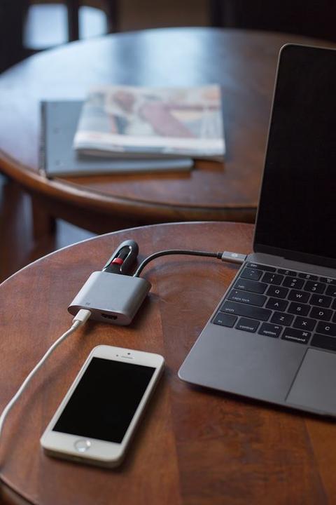 Actual product image Kanex USB-C VGA adapter with USB-C pow (USB-C, 1 Ports)