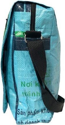 Image du produit Bekos Upcycling - Portefeuille zippé en sacs de nourriture pour poissons recyclés rose