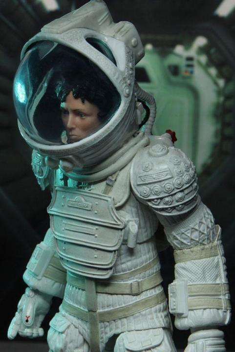 Produktbild Neca Alien 40th Anniversary Serie 4 Actionfigur Ripley (Compression Suit)