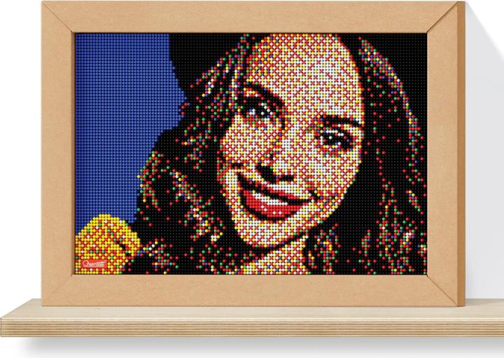 Actual product image Quercetti Pixel Art Take a Selfie