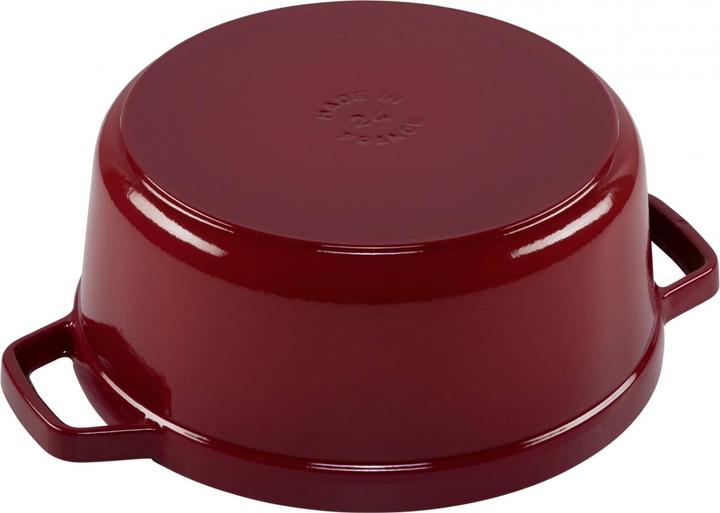 Actual product image Staub Cocotte (24 cm, Casserole + Stewpot, Cast iron)