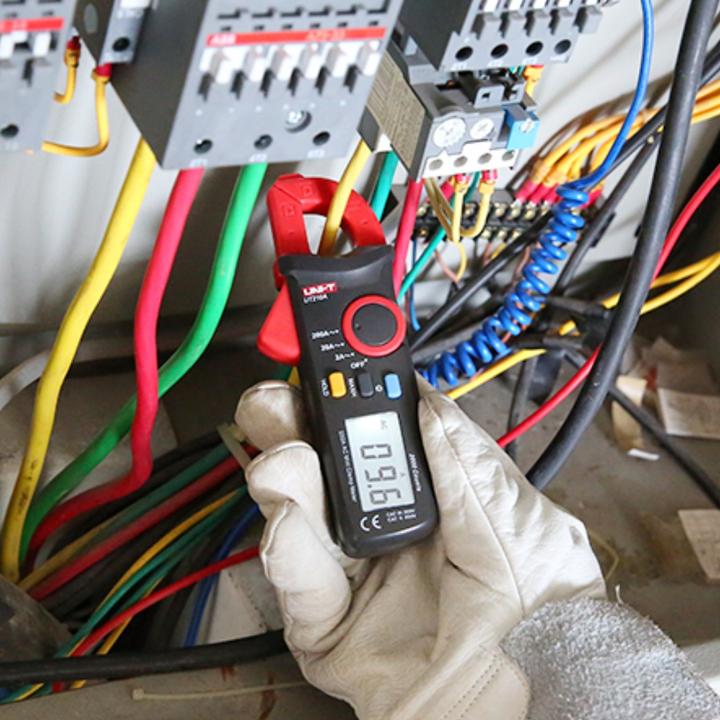 Actual product image Uni-T UT-210E (CAT III 300V, CAT II 600V)