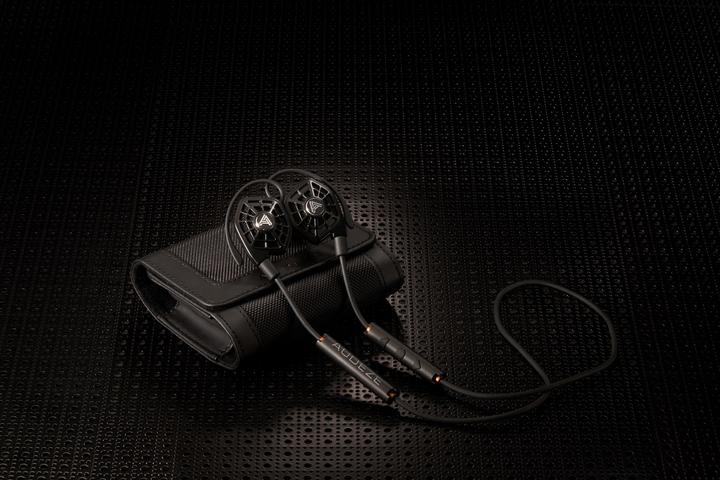 Actual product image Audeze CIPHER Bluetooth cable for iSine10 and iSine20 (60cm, iSine 10, iSine 20)