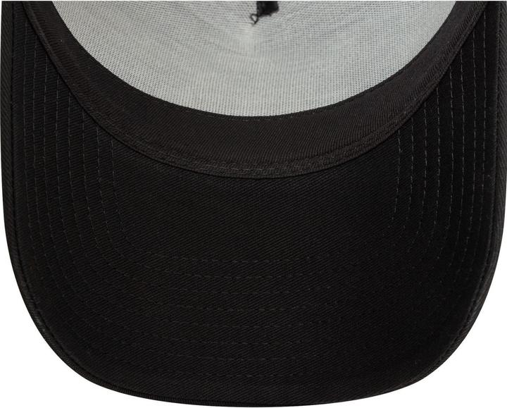 Actual product image New Era Mesh Trucker Snapback Cap - Newcastle United noir