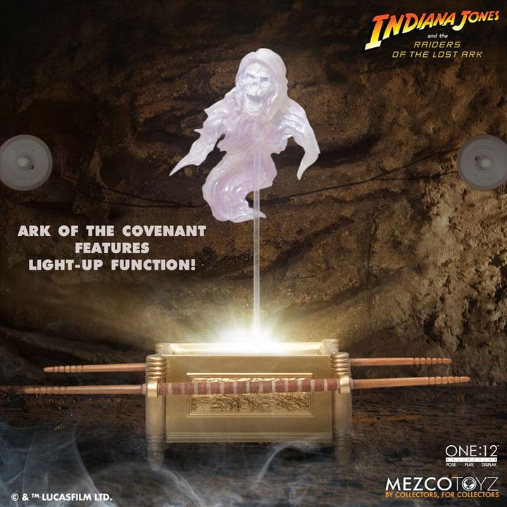 Image du produit Mezco Toys Indiana Jones figurine 1/12 Major Toht and Ark of the Covenant Deluxe Boxed Set 16 cm