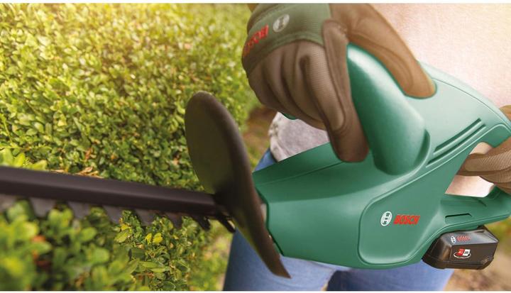 Actual product image Bosch Home & Garden EasyHedgeCut 18-45 (Rechargeable battery operated)