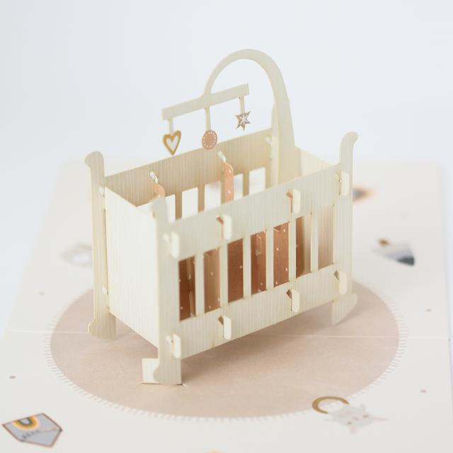 Produktbild Pop-Up Karte - Zur Geburt Kinderbettchen