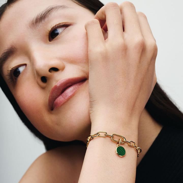 Image du produit Pandora Me Pendentif à graver (Métal doré 14 carats avec malachite synthétique)