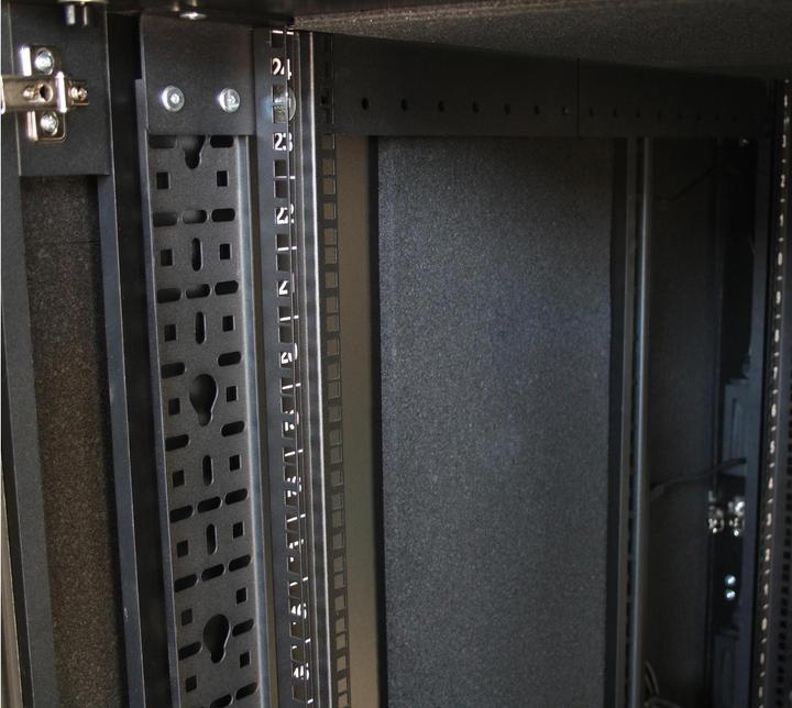 Actual product image APC NetShelter CX (18 RU, 19 inch rack)