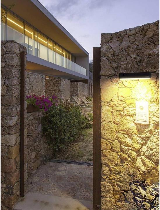 Actual product image Sygonix SY-5801968 Solar outdoor wall light neutral white anthracite grey (1000 lm, IP54)