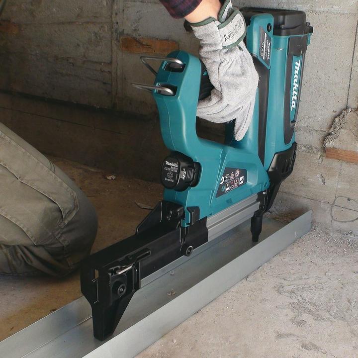 Image du produit Makita Cloueuse à gaz pour béton 7,2 V GN420CLSE