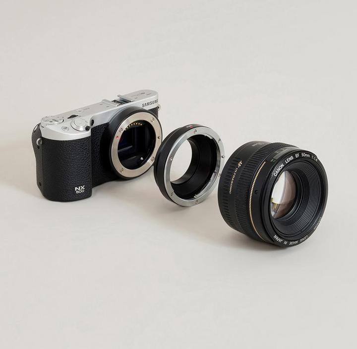 Produktbild Urth Lens Mount Adapter: Compatible with Canon (EF / EF S) Lens to Samsung NX Camera Body