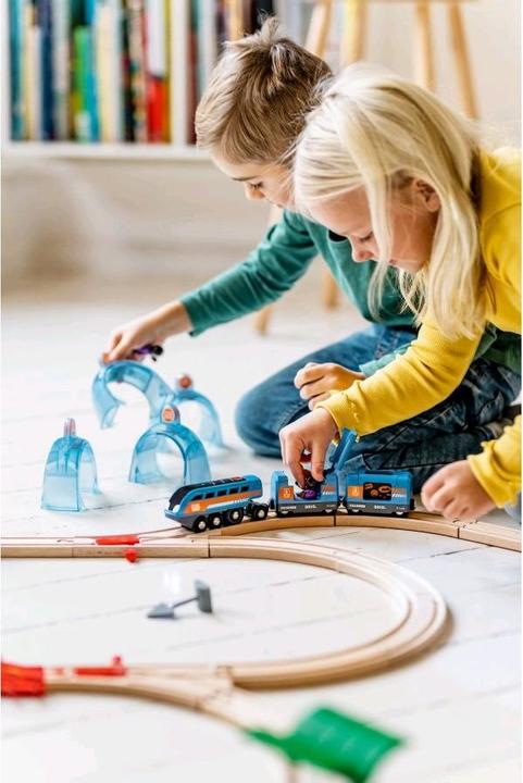 Produktbild Brio Smart Tech Tunnel Reisezug Set
