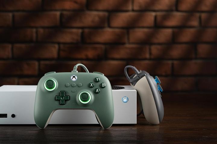 Actual product image 8bitdo Ultimate C (Xbox Series X, Xbox Series S, Xbox One X, Xbox One S, Windows)