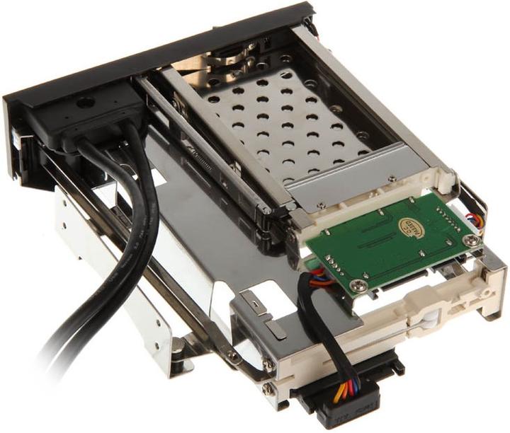 Actual product image Akasa Lokstor M51 enclosure for storage drives with front connectors